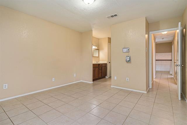 Building Photo - 10359 Chelmsford Dr