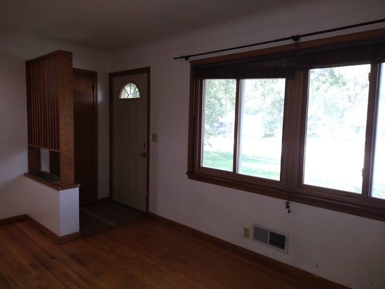 Upstairs Living Room - 7207 Lyndale Ave S