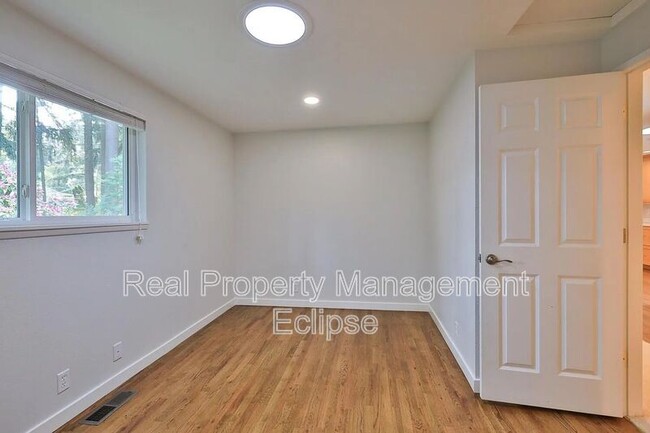 Building Photo - 4126 161st Ave SE