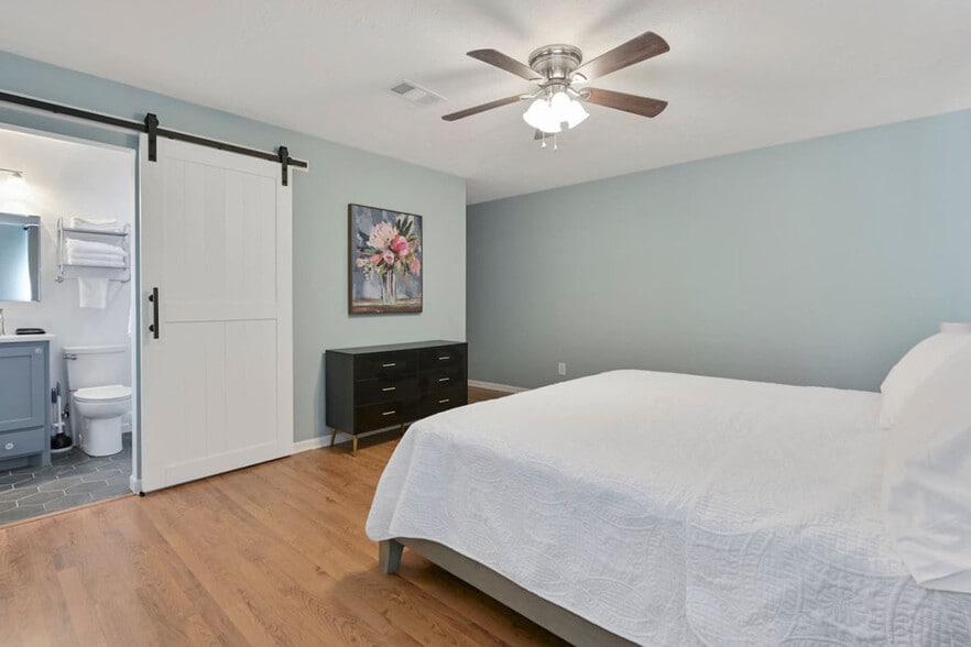 Building Photo - 1909 Langford St