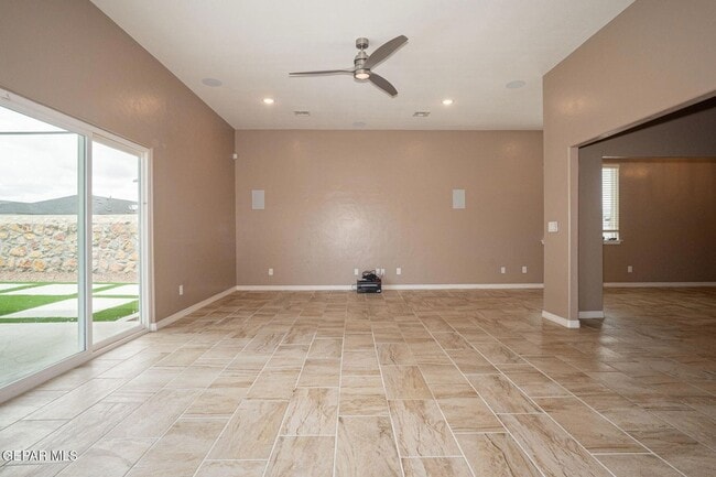 Building Photo - 2241 Tierra Delmonte Dr