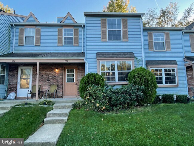 Primary Photo - 831 St Regis Ct