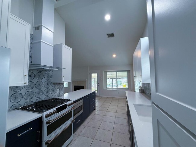 Building Photo - 1310 Lauretta Wood Dr