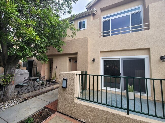 Building Photo - 11076 Sharp Ave