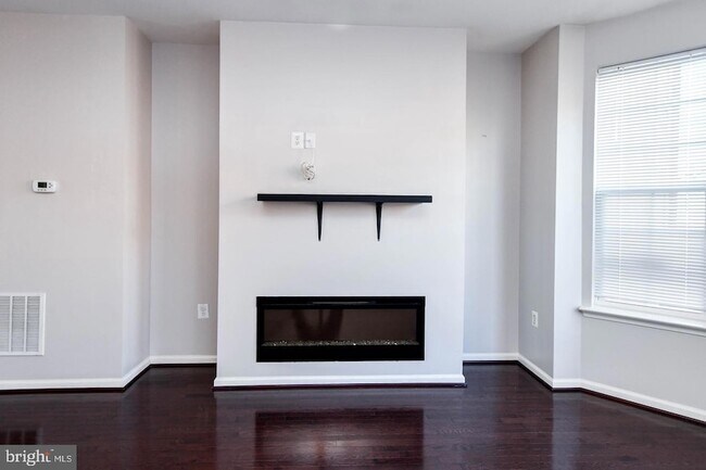 Building Photo - 9553 Weshurst Ln