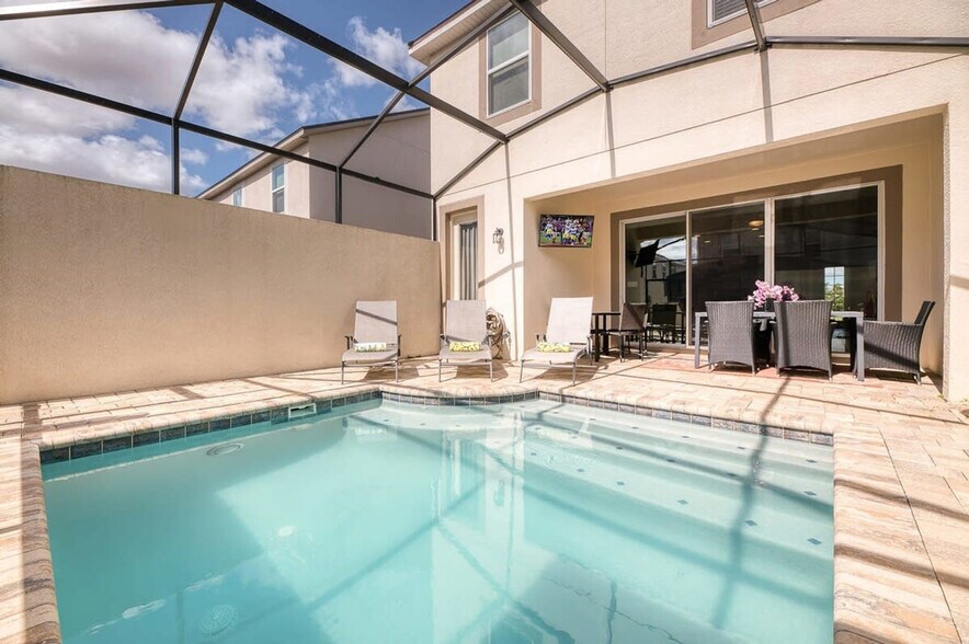 Building Photo - 1602 Carey Palm Cir