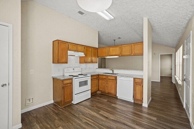 Building Photo - 16885 Blue Jay St