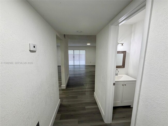 Building Photo - 7155 W 2nd Way