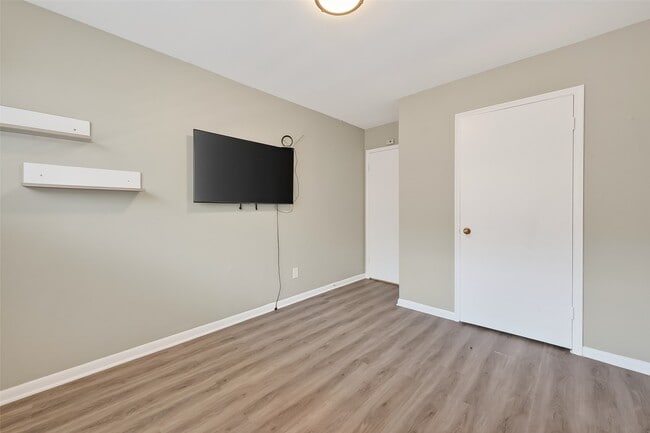 Building Photo - 12211 Chimney Rock Rd