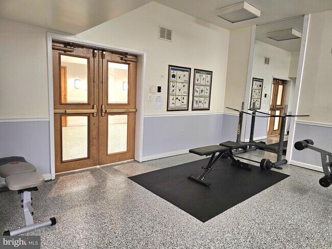 Building Photo - 5340 Holmes Run Pkwy