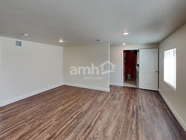 Building Photo - 6062 W Arranmore Dr