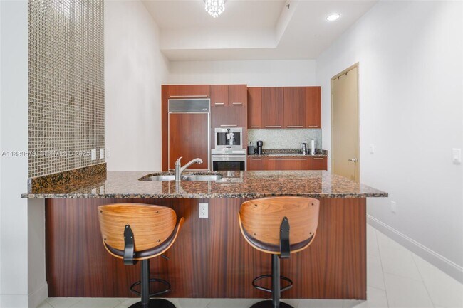 Building Photo - 15901 Collins Ave