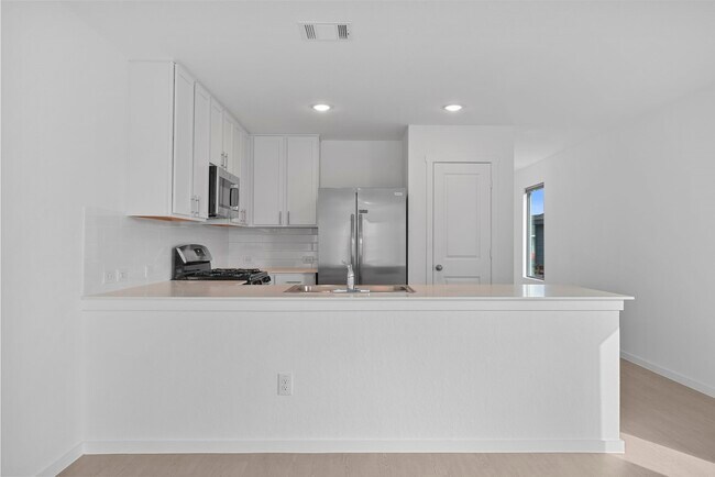 Building Photo - 7316 Green Sapphire
