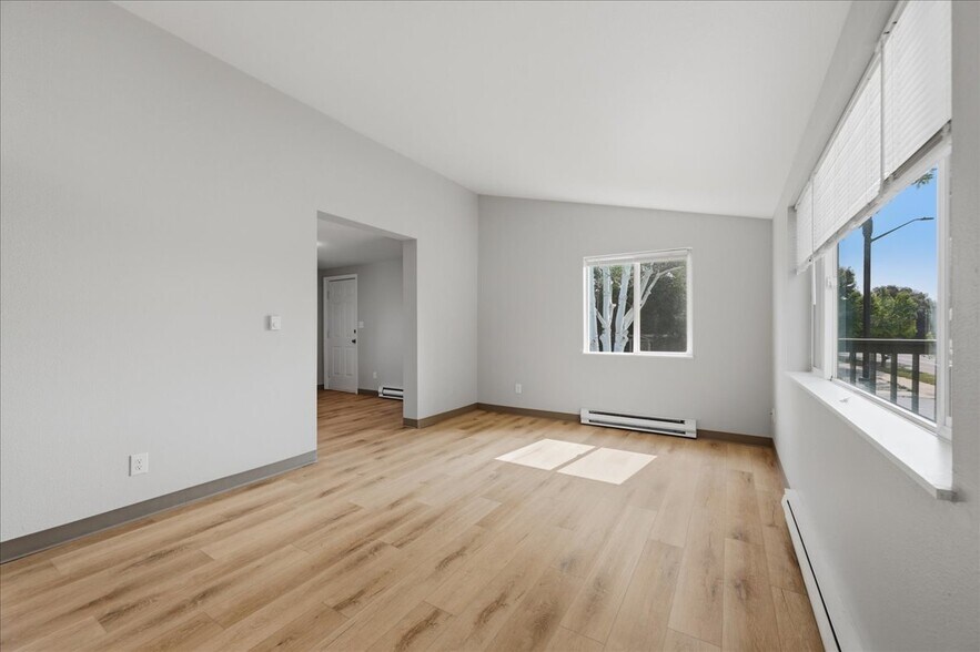 Family Room - 701 Aztec Dr