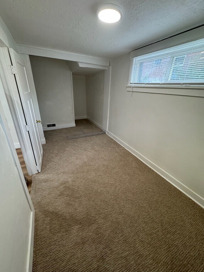 Building Photo - 1216 S 1100 E