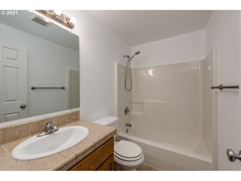 Building Photo - 4315 SE 138th Pl