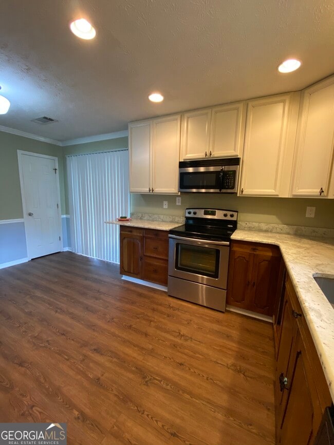 Building Photo - 318 Wood Ridge
