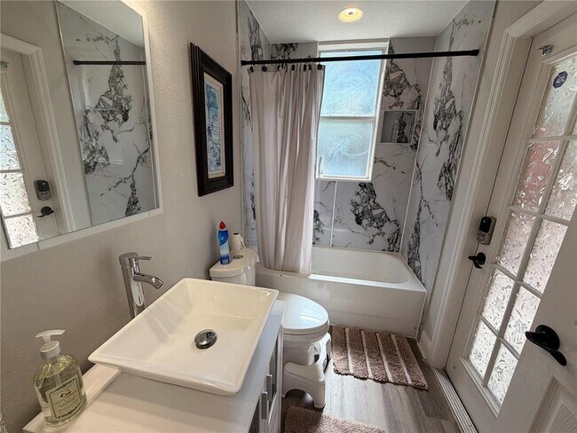 Building Photo - 2298 Viehman Tr