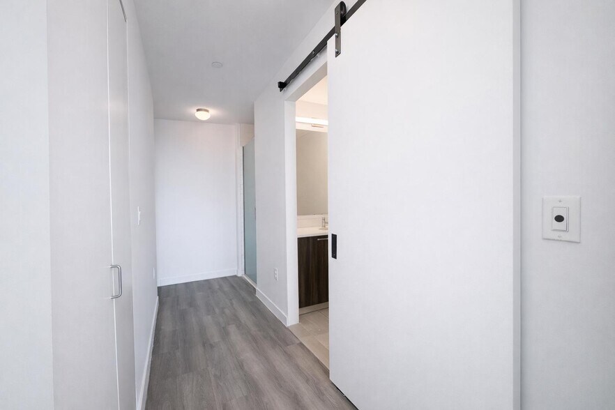 Building Photo - 1524 Sheepshead Bay Rd