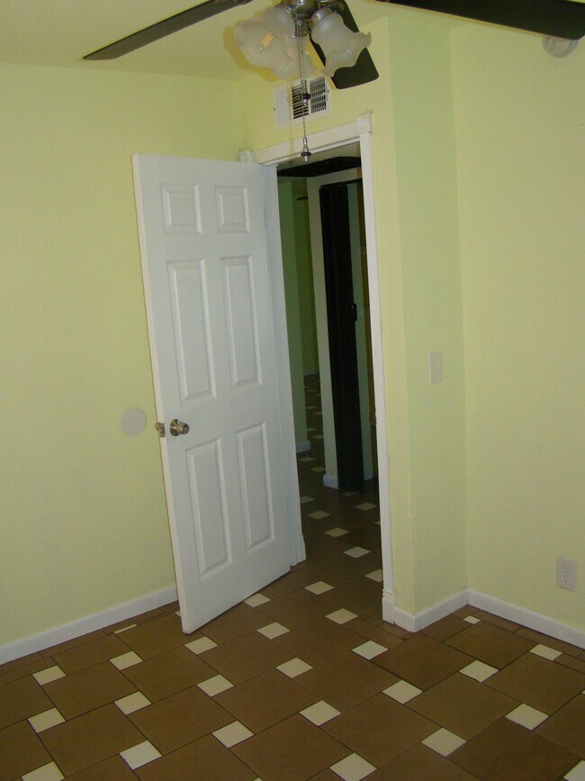 Building Photo - 4708 E Caballero St