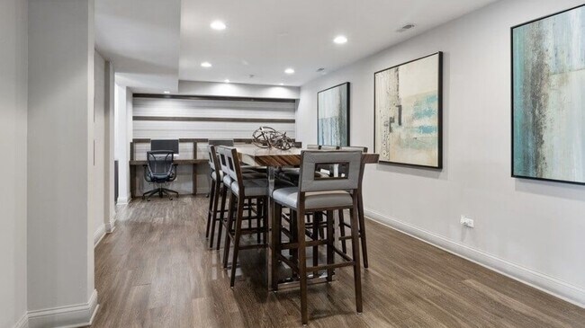 Building Photo - 4050 W 115th St