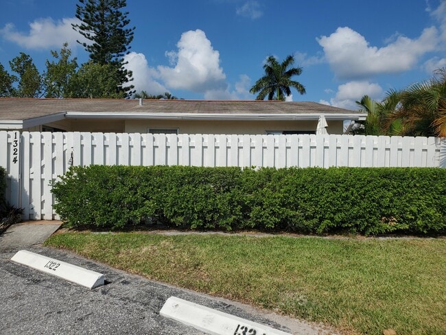 Primary Photo - 1324 Arapaho St