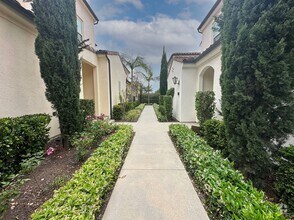 Building Photo - 4 BEDROOM HOME FOR LEASING IN Irvine