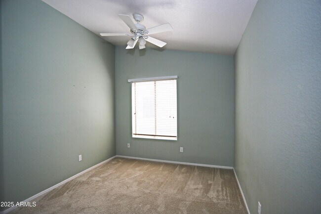 Building Photo - 4953 S Moss Dr