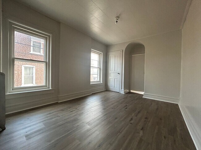 Building Photo - 312 N 14th St