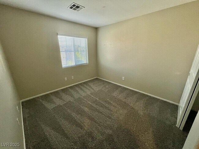Building Photo - 3841 E Carisbrook Dr