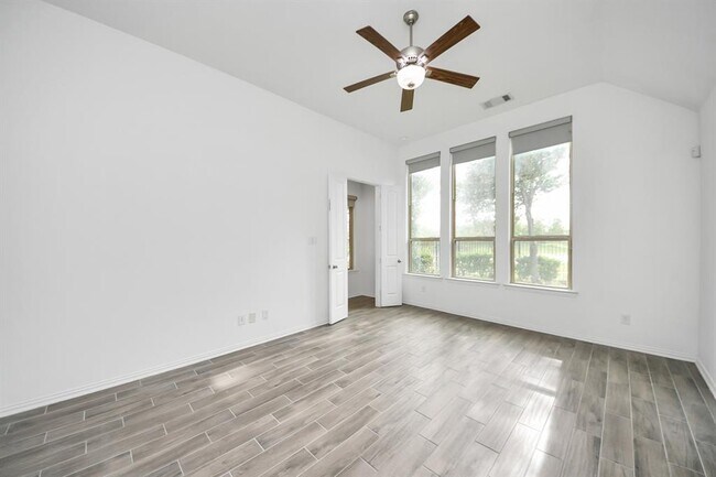 Building Photo - 10910 Wardrop Pl