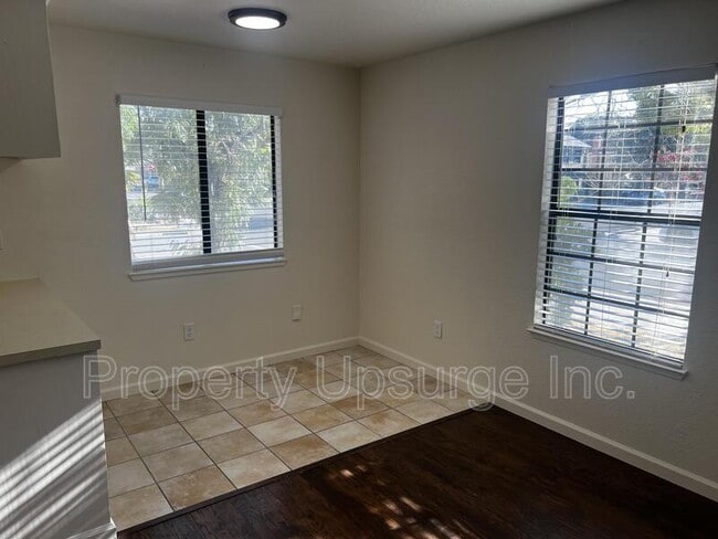 Building Photo - 122 W 5th St