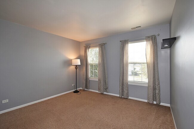 Building Photo - 2640 Caliendo Cir