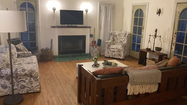 Primary Photo - 1549 Rendall Pl