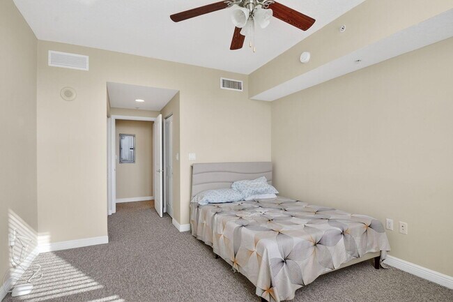 Building Photo - 350 N Federal Hwy