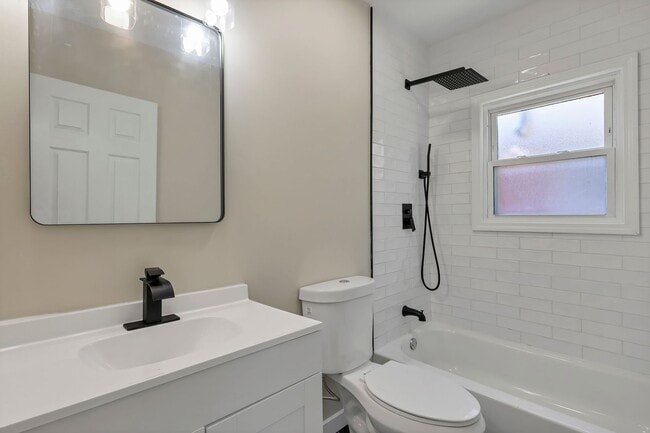 Building Photo - Newly Refreshed 3-Bed Bungalow with Bonus Sunroom & Finished Attic – Columbus Living!