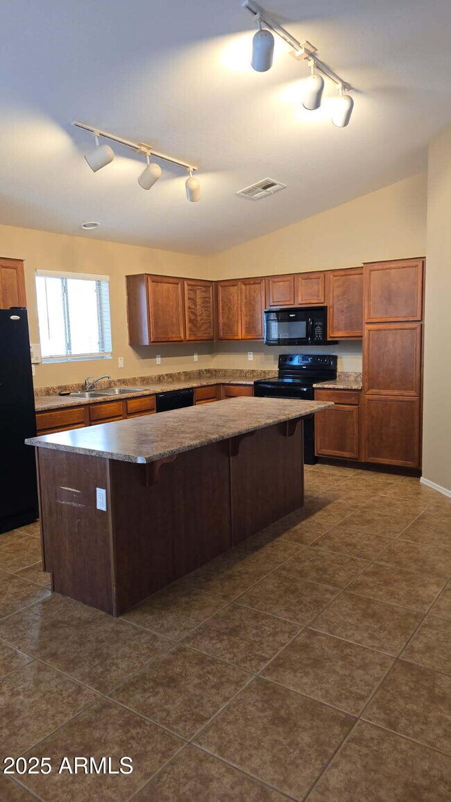 Building Photo - 7327 W Magdalena Ln