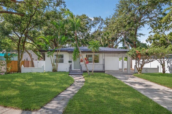 Building Photo - 2710 Boca Ciega Dr N