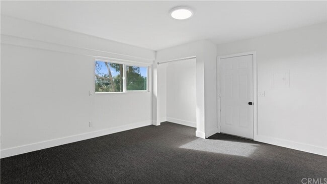 Building Photo - Fabulous Home off of Grand Avenue area ava...