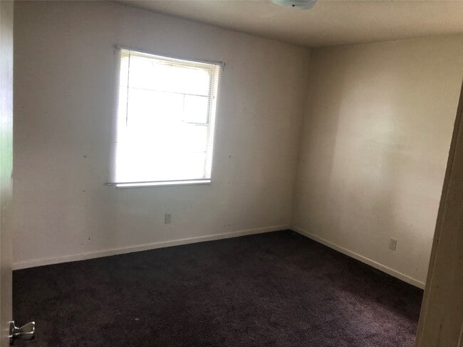 Building Photo - 4223 Rockingham St