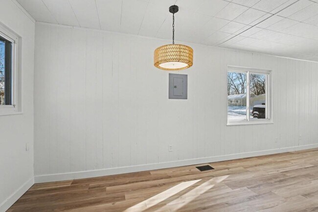 Building Photo - 4601 Curundu Ave