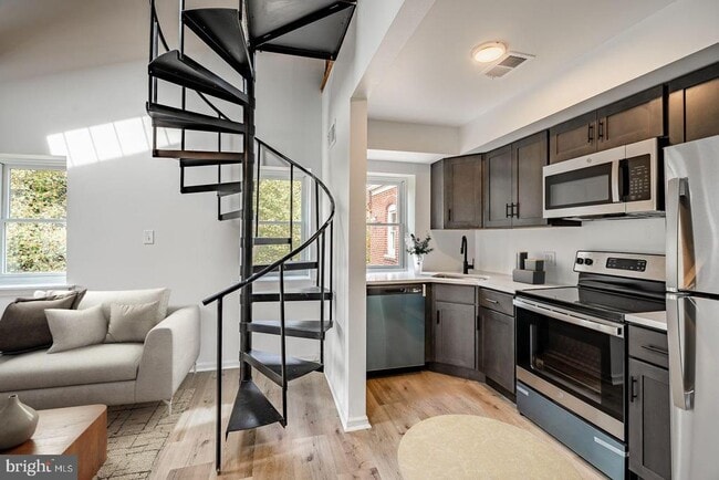 Building Photo - 430 West St