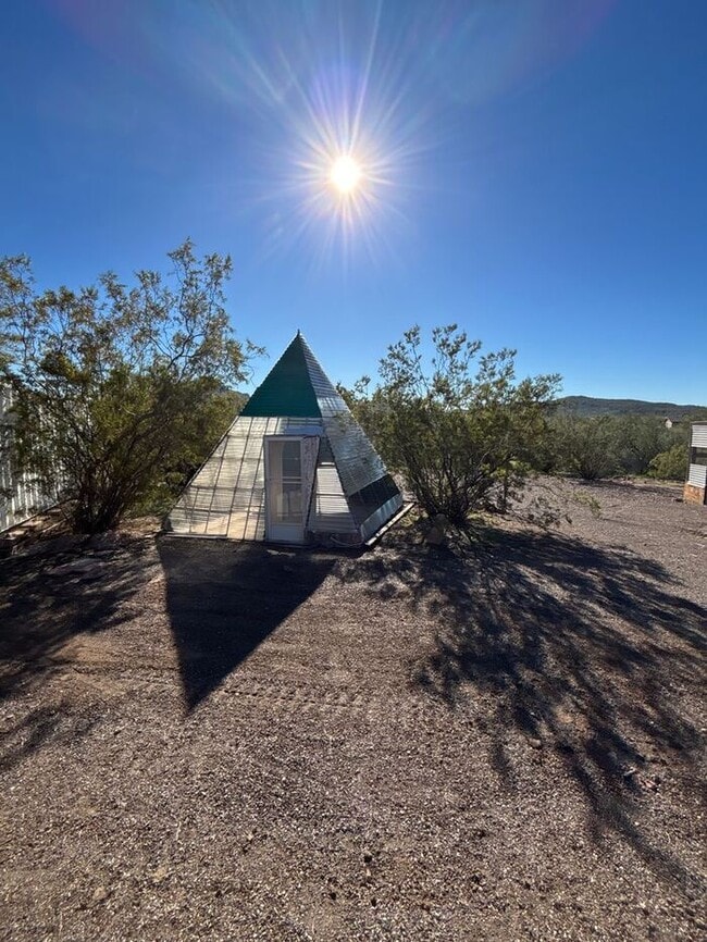 Building Photo - READY TO VIEW NOW! Adorable 3 Bed 2 Bath Home in New River NO HOA