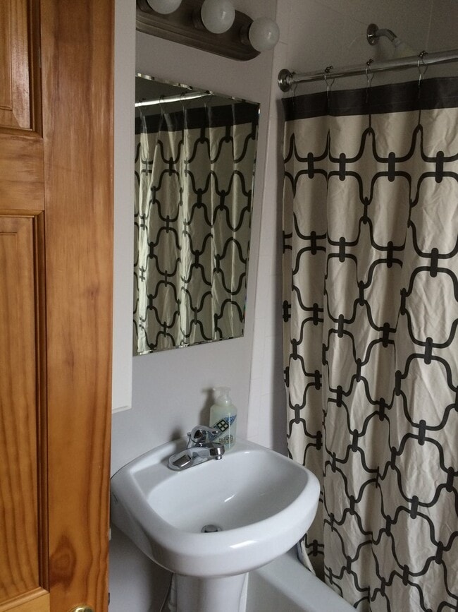 Building Photo - Yorkway Place