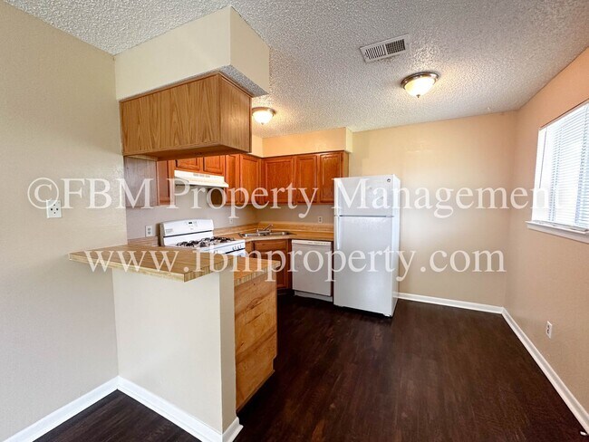 Building Photo - 608A Walter Stephenson - Charming 2 Bedroom, 1 Bathroom Apartment Home in Midlothian, TX!