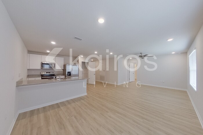 Building Photo - 4655 Malay Cir
