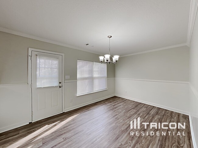 Building Photo - 807 Sinclair Dr