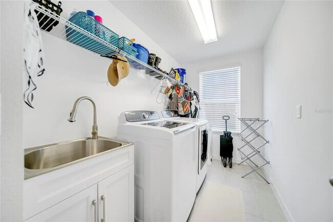 Building Photo - Stunning Fully Furnished 4 Bed Home with Resort-Style Community Amenities