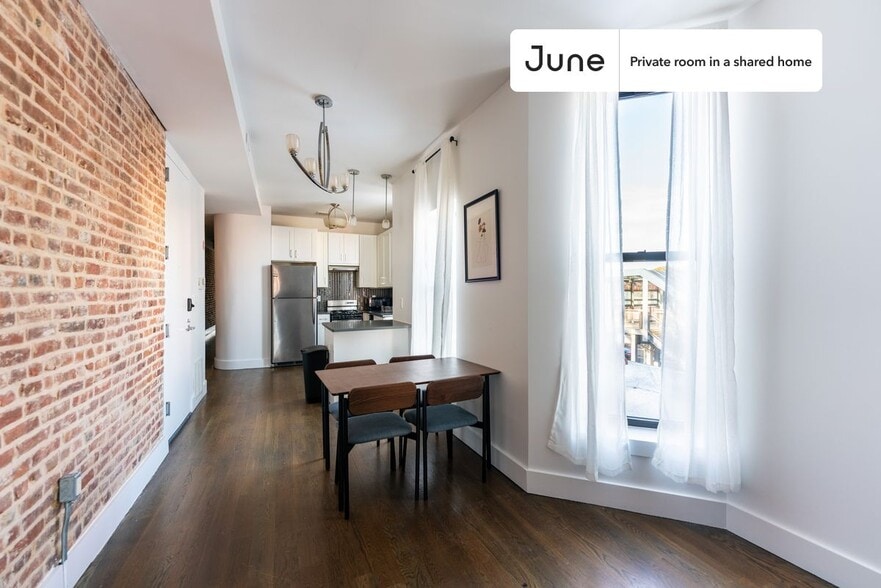 Building Photo - Room in Shared 4 bed/2 bath home in Crown Heights