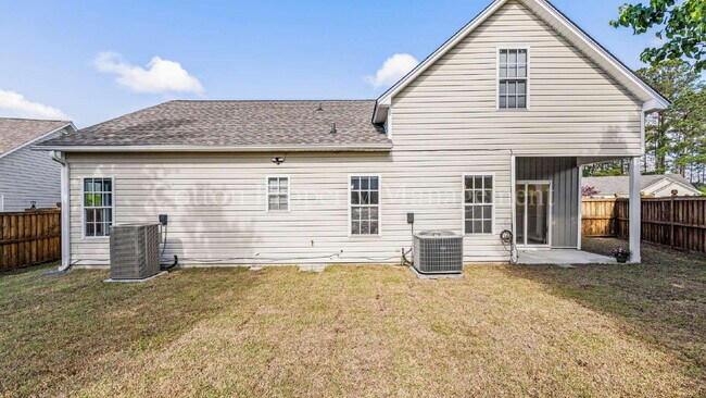 Building Photo - 1010 Winterberry Cir